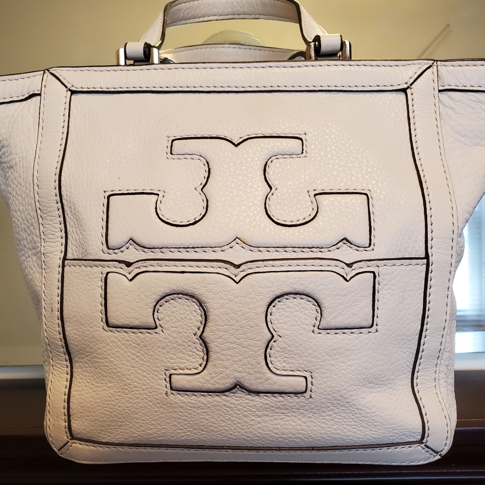 Tory Burch hand bag,leather white new with no tag
